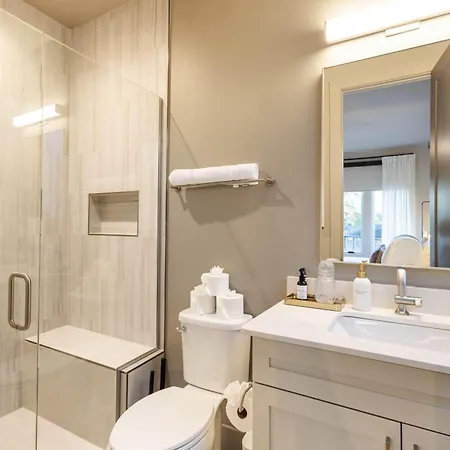Pool, Gym & Sauna | Fully Gated & Pet-friendly Holiday home Nashville