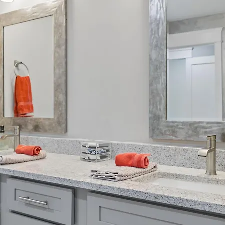 Holiday home In Style Spacious Nash Near Broadway