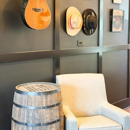 Amazing Group Townhouse 7 Min To Broadway Holiday home Nashville