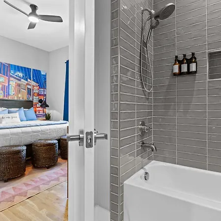 Sounds Like Fun- Hot Tub & Rooftop Views Holiday home