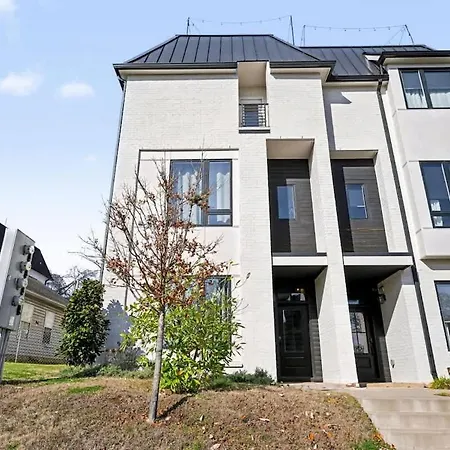 Holiday home Rodeo - Rooftop Patio - Minutes To Broadway *