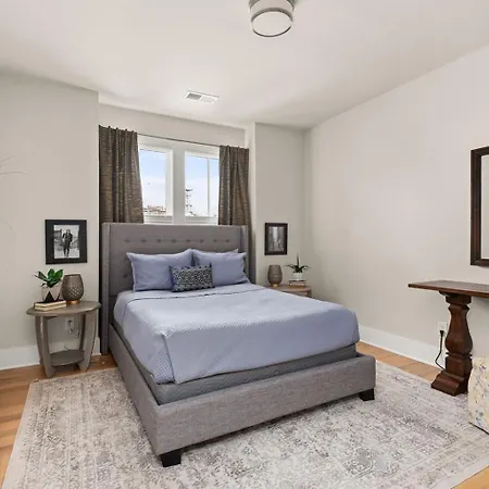 The Blue Note - Luxe Outdoor Retreat & Pool - Close To Downtown *