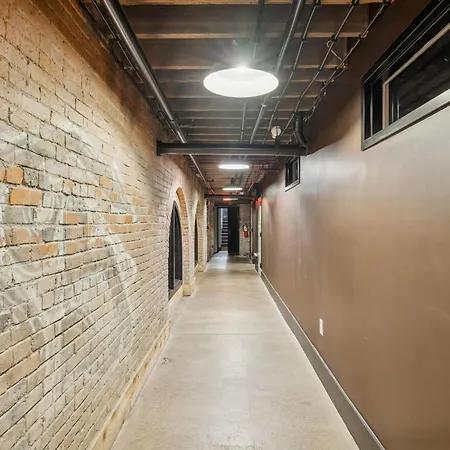Luxury 2br Midtown Near Broadway & Pool * Nashville
