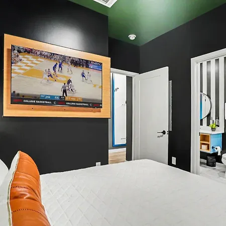 Nocturne - Pool & Gym - Mins To Broadway *