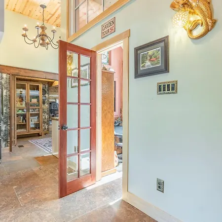 The Magic Cottage- Artsy Escape With Hot Tub & Charm * Nashville