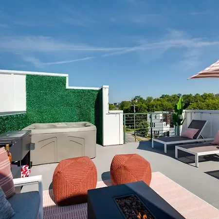 Wildflower - Rooftop Hot Tub - Game