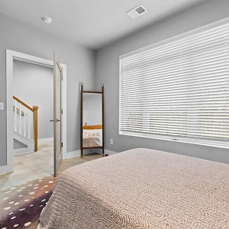 Music Getaway 4br Near Broadway * Nashville