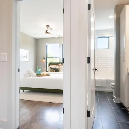 Walk To Edgehill Belmont Music Row Hillsboro Village Gulch Parking Holiday home Nashville