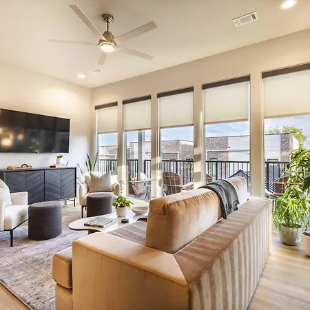 Modern Comfort | Pool, Fitness & Firepit Holiday home Nashville