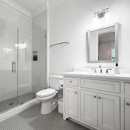 Amazing Group Townhouse 7 Min To Broadway Holiday home Nashville
