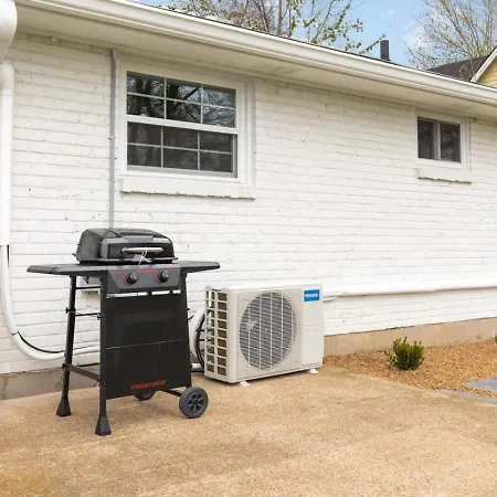 With Fenced In Yard And Firepit, Walk To Coffee And Food