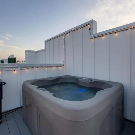 Holiday home Wildflower - Rooftop Hot Tub - Game Nashville