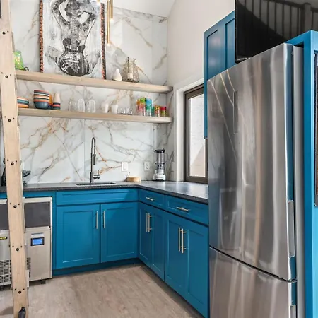 Holiday home The Blue Note - Luxe Outdoor Retreat & Pool - Close To Downtown