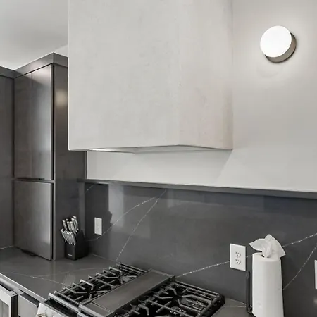 Sleek Trio Townhomes 9br 3 Hot Tubs Holiday home *
