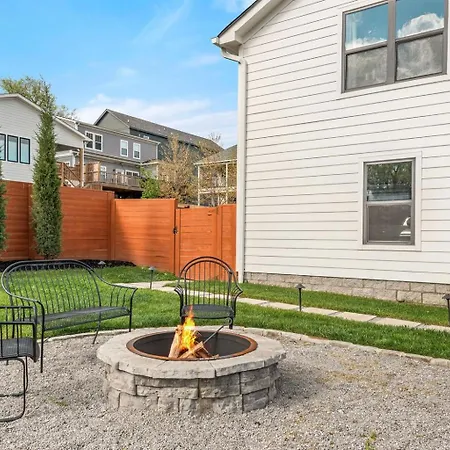 The Blue Note - Luxe Outdoor Retreat & Pool - Close To Downtown
