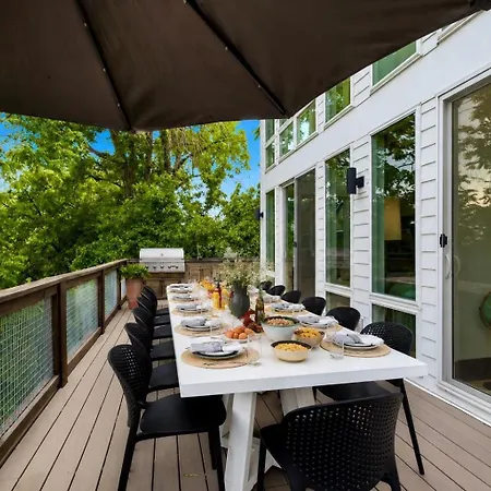 Holiday home The Songwriter's Mansion Rooftop & Skyline Views Nashville