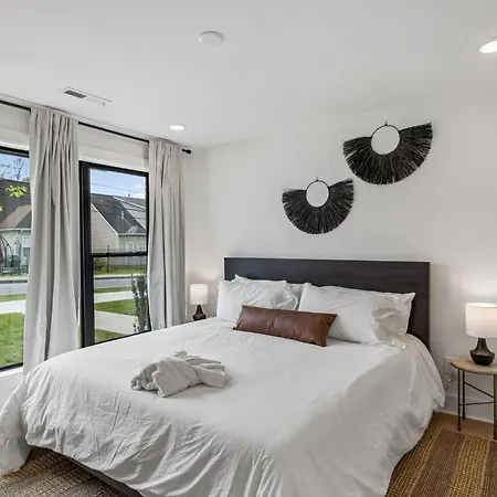 Holiday home Contemporary Townhome Rooftop Hot Tub & Fireplace Nashville