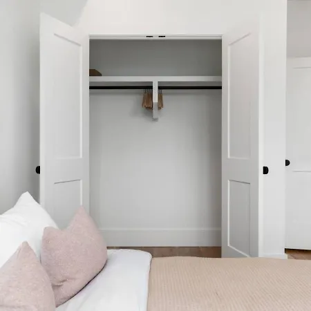 12 South With Rooftop Sauna, Wet Bar, And Two Car Garage Holiday home *