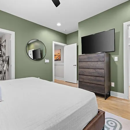 Sounds Like Fun- Hot Tub & Rooftop Views Holiday home Nashville