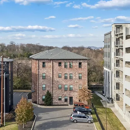 Luxury 2br Midtown Near Broadway & Pool * Nashville