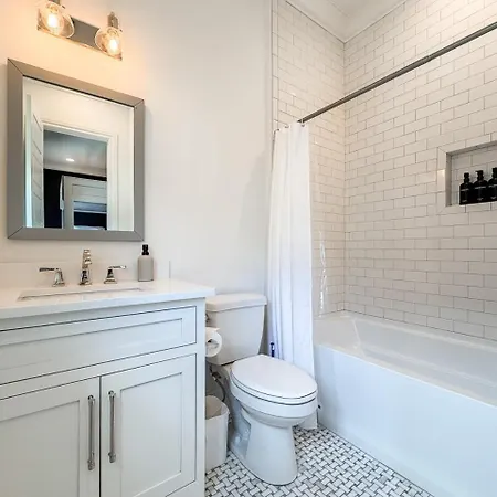 Amazing Group Townhouse 7 Min To Broadway Holiday home Nashville