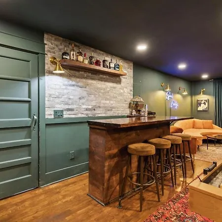 Holiday home Speakeasy. East Nash. Hot Tub. Mins To Broadway