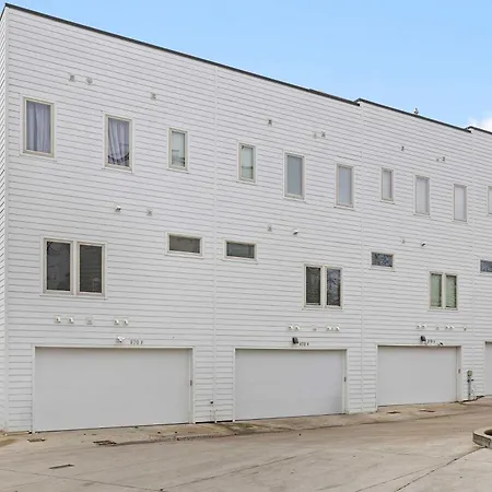 Music Getaway 4br Near Broadway *