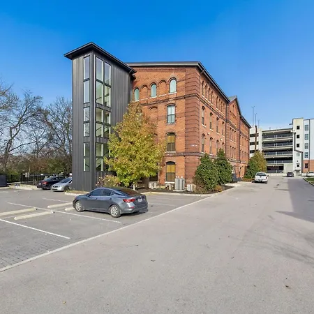 Luxury 2br Midtown Near Broadway & Pool *