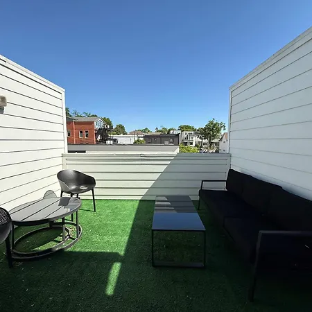 Holiday home 2 Units Sleeps 24 Nashville's Location Nashville