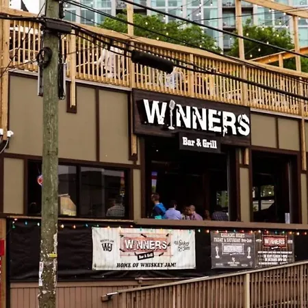 Walk To Music Row And Vanderbilt, Only 1 Mile To Broadway Nashville