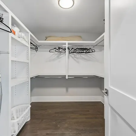 In Style Spacious Nash Near Broadway Holiday home Nashville