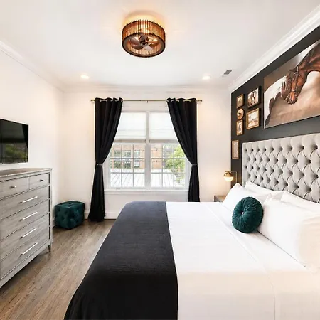 Amazing Group Townhouse 7 Min To Broadway Holiday home