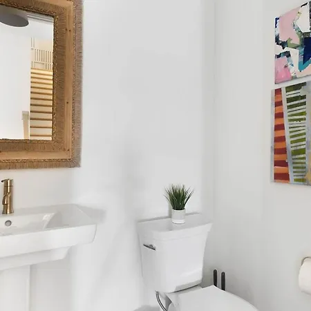 The Duet - Rooftop Lounge - 5 Mins To Broadway Holiday home *