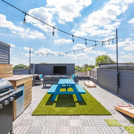 Holiday home Amazing Rooftop Walk To 12s 4th Night Free *