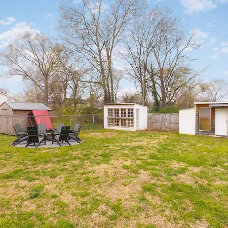 Holiday home With Fenced In Yard And Firepit, Walk To Coffee And Food Nashville