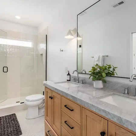 12 South With Rooftop Sauna, Wet Bar, And Two Car Garage