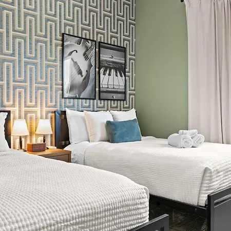 Sounds Like Fun- Hot Tub & Rooftop Views Nashville