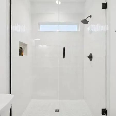 Holiday home 12 South With Rooftop Sauna, Wet Bar, And Two Car Garage