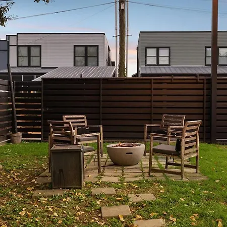 Holiday home Speakeasy. East Nash. Hot Tub. Mins To Broadway