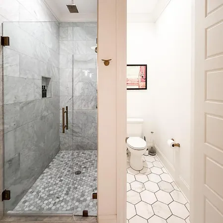 Amazing Group Townhouse 7 Min To Broadway Holiday home *
