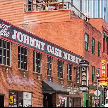 Old School Cool 3br Minutes To Downtown *