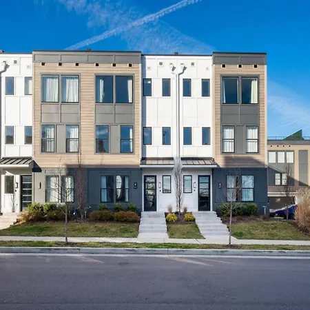 Elegant With Downtown Views Rooftop Hot Tub And Garage