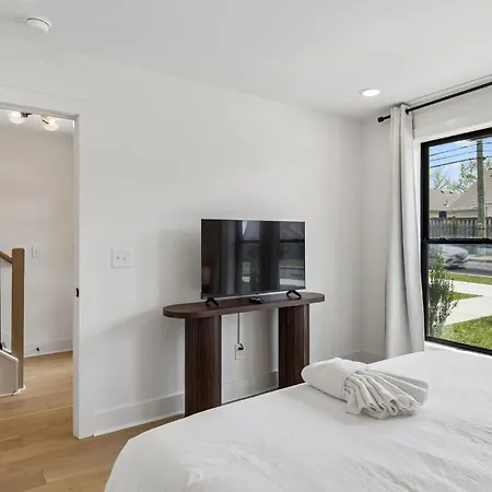 Holiday home Sleek Trio Townhomes 9br 3 Hot Tubs