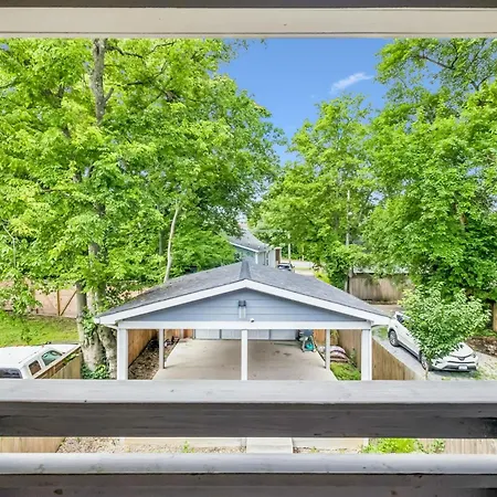 In Style Spacious Nash Near Broadway Holiday home