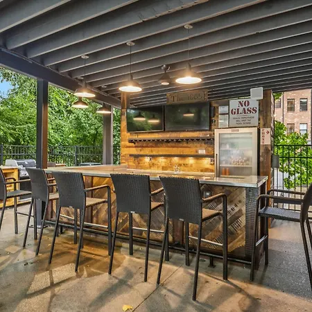 Luxury 2br Midtown Near Broadway & Pool Nashville