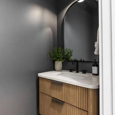 12 South With Rooftop Sauna, Wet Bar, And Two Car Garage * Nashville