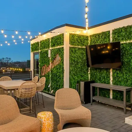 Holiday home Elegant With Downtown Views Rooftop Hot Tub And Garage Nashville