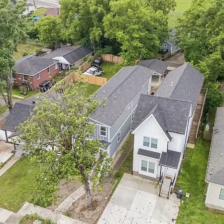 In Style Spacious Nash Near Broadway Holiday home Nashville