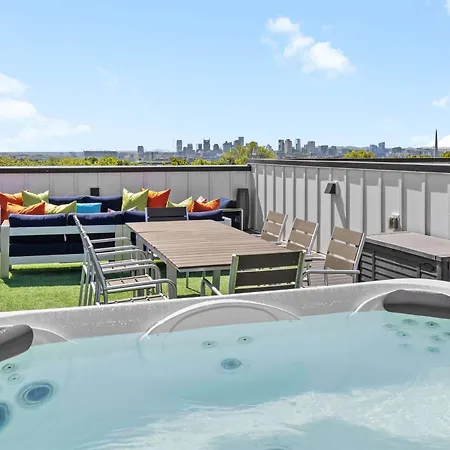 Sounds Like Fun- Hot Tub & Rooftop Views Nashville