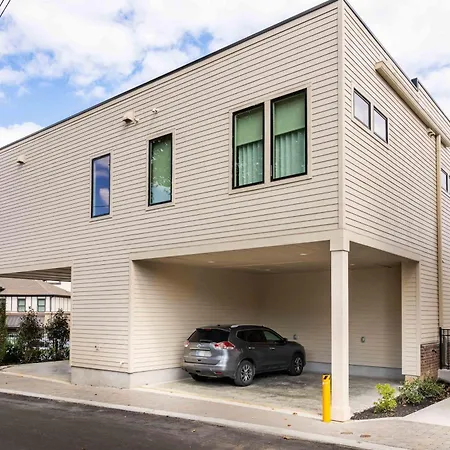 The Amenities | Heated Pool | 7 Mins-broadway Holiday home *